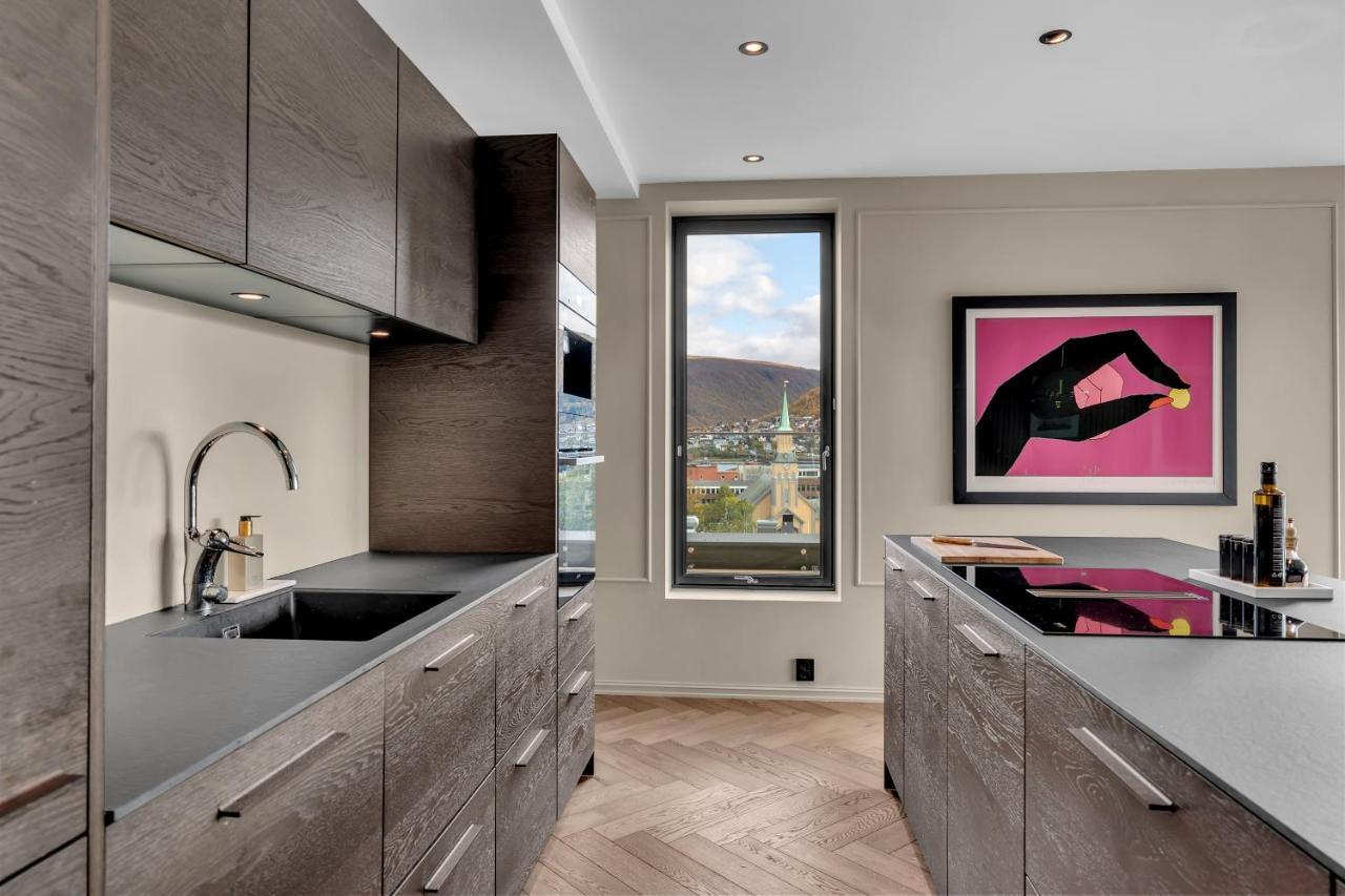 Penthouse In Downtown Tromso New Apartment ภายนอก รูปภาพ